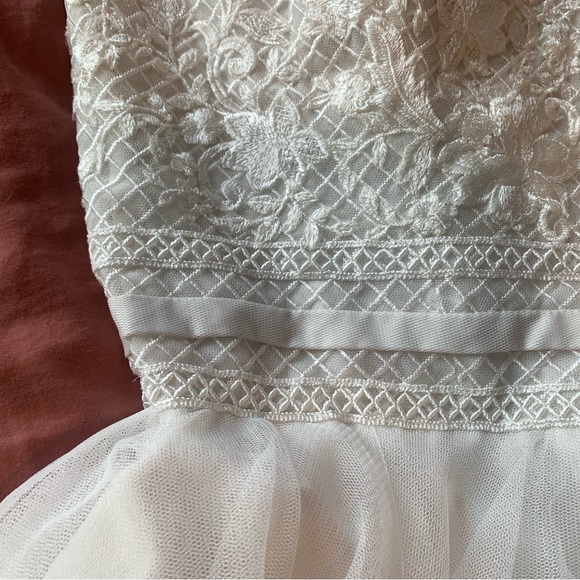 Wtoo wedding dress. Brand new. Never worn. - Picture 9 of 9